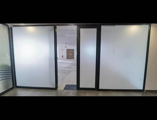 BUSINESS PROPERTY TO RENT IN LYNNWOOD